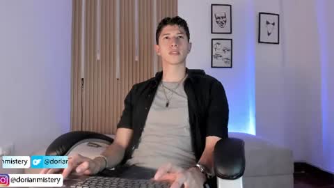 Snapshot of dorian_mystery chatting on July 1, 8:19 pm dorian_mystery online show from July 1, 8:19 pm