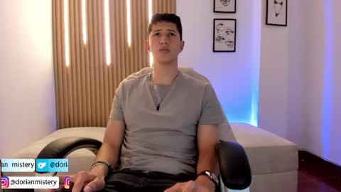 Snapshot of dorian_mystery chatting on July 27, 10:28 pm dorian_mystery online show from July 27, 10:28 pm
