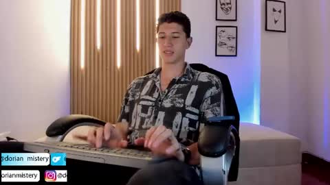 Snapshot of dorian_mystery chatting on July 30, 11:48 pm dorian_mystery online show from July 30, 11:48 pm