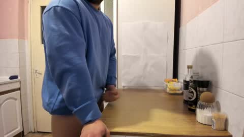 Snapshot of doriancretu95 chatting on December 15, 1:22 pm menu below online show from December 15, 1:22 pm