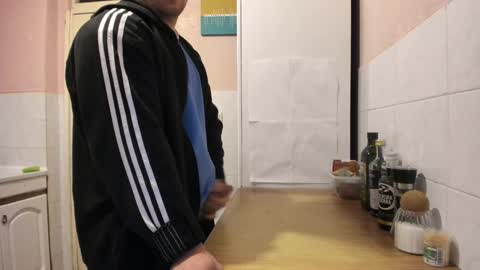 Snapshot of doriancretu95 chatting on January 14, 7:59 am menu below online show from January 14, 7:59 am