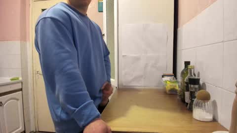 Snapshot of doriancretu95 chatting on March 9, 3:38 pm menu below online show from March 9, 3:38 pm