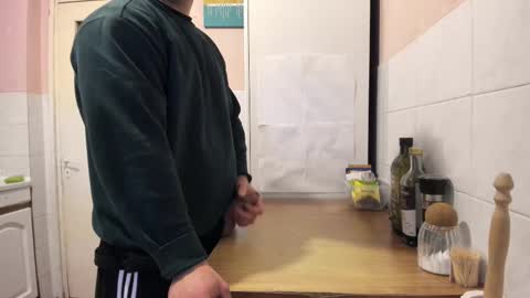 Snapshot of doriancretu95 chatting on March 12, 5:35 am menu below online show from March 12, 5:35 am