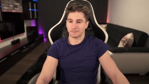 Snapshot of dorianreyes chatting on January 22, 1:20 am Dorian Reyes online show from January 22, 1:20 am