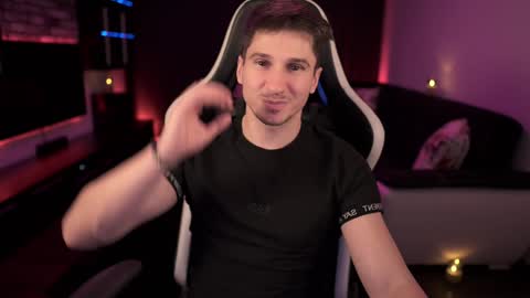 Snapshot of dorianreyes chatting on January 24, 12:31 am Dorian Reyes online show from January 24, 12:31 am