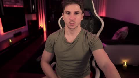 Dorian Reyes online show from January 25, 2:15 am