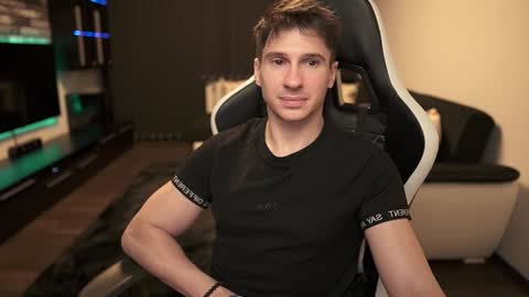 Snapshot of dorianreyes chatting on February 6, 3:48 am Dorian Reyes online show from February 6, 3:48 am