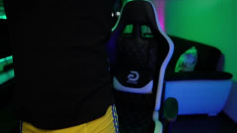 Snapshot of dorianreyes chatting on February 7, 1:15 am Dorian Reyes online show from February 7, 1:15 am