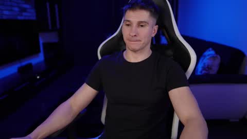 Snapshot of dorianreyes chatting on February 13, 5:05 am Dorian Reyes online show from February 13, 5:05 am