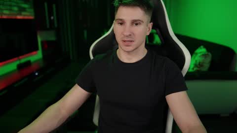 Snapshot of dorianreyes chatting on February 14, 3:22 am Dorian Reyes online show from February 14, 3:22 am