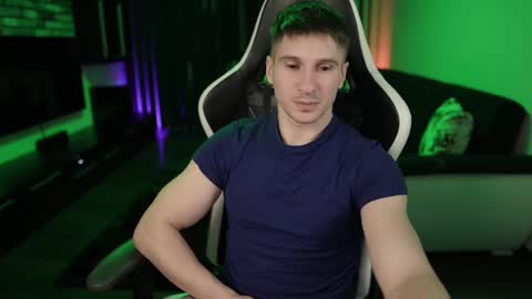 Snapshot of dorianreyes chatting on February 15, 12:59 am Dorian Reyes online show from February 15, 12:59 am