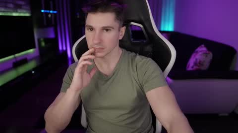 Snapshot of dorianreyes chatting on February 22, 11:24 pm Dorian Reyes online show from February 22, 11:24 pm