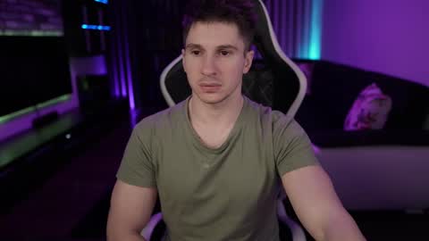 Snapshot of dorianreyes chatting on February 25, 2:14 am Dorian Reyes online show from February 25, 2:14 am