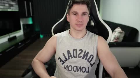 Snapshot of dorianreyes chatting on March 4, 9:54 pm Dorian Reyes online show from March 4, 9:54 pm