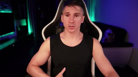 Snapshot of dorianreyes chatting on September 15, 10:32 pm Dorian Reyes online show from September 15, 10:32 pm