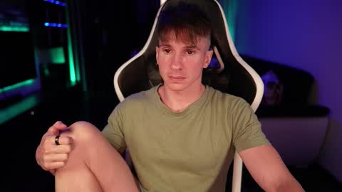 Snapshot of dorianreyes chatting on September 16, 11:28 pm Dorian Reyes online show from September 16, 11:28 pm