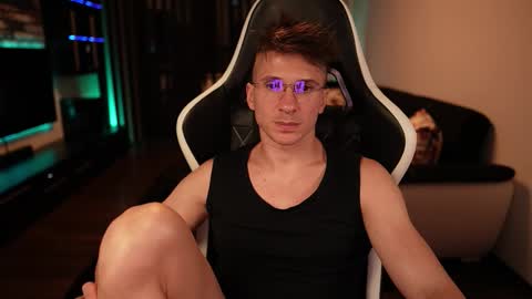 Dorian Reyes online show from September 17, 10:33 pm