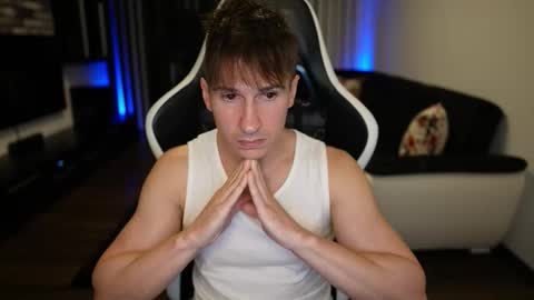 Snapshot of dorianreyes chatting on September 25, 12:36 am Dorian Reyes online show from September 25, 12:36 am