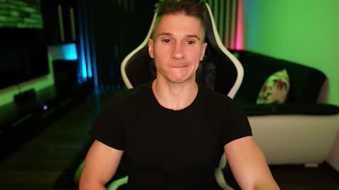 Snapshot of dorianreyes chatting on October 2, 12:17 am Dorian Reyes online show from October 2, 12:17 am