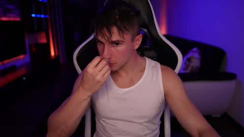 Dorian Reyes online show from October 12, 12:20 am