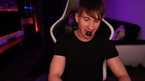 Snapshot of dorianreyes chatting on October 13, 9:59 pm Dorian Reyes online show from October 13, 9:59 pm