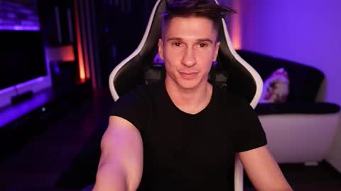 Snapshot of dorianreyes chatting on October 19, 12:55 am Dorian Reyes online show from October 19, 12:55 am