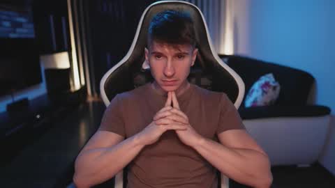 Snapshot of dorianreyes chatting on November 10, 11:48 pm Dorian Reyes online show from November 10, 11:48 pm