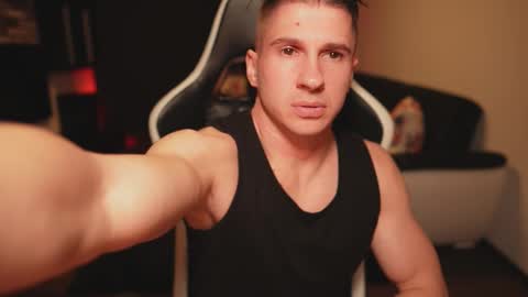 Snapshot of dorianreyes chatting on November 19, 12:54 am Dorian Reyes online show from November 19, 12:54 am