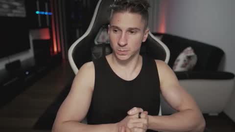 Snapshot of dorianreyes chatting on November 21, 12:32 am Dorian Reyes online show from November 21, 12:32 am