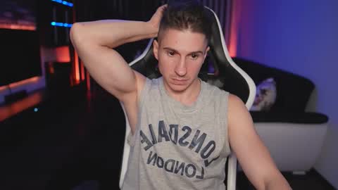 Snapshot of dorianreyes chatting on November 22, 1:15 am Dorian Reyes online show from November 22, 1:15 am