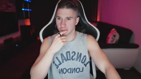 Snapshot of dorianreyes chatting on November 24, 10:42 pm Dorian Reyes online show from November 24, 10:42 pm