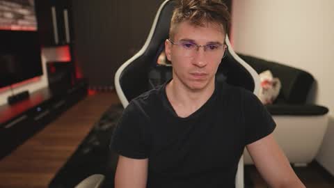 Snapshot of dorianreyes chatting on December 3, 1:02 am Dorian Reyes online show from December 3, 1:02 am