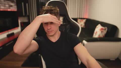 Snapshot of dorianreyes chatting on December 4, 10:51 pm Dorian Reyes online show from December 4, 10:51 pm