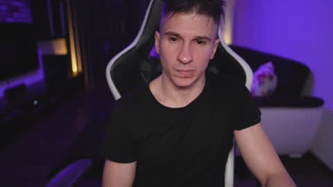 Snapshot of dorianreyes chatting on December 14, 2:06 am Dorian Reyes online show from December 14, 2:06 am