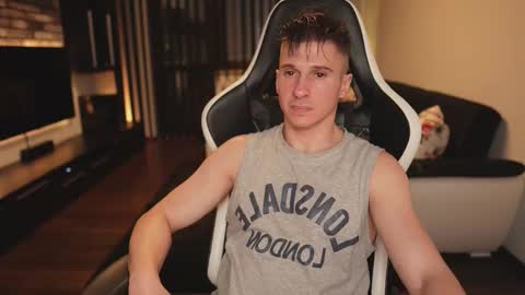 Snapshot of dorianreyes chatting on December 16, 11:10 pm Dorian Reyes online show from December 16, 11:10 pm