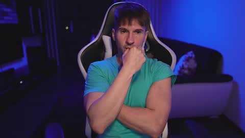 Dorian Reyes online show from August 1, 1:27 am