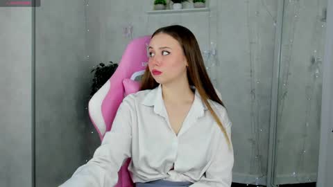 Vanessa online show from May 2, 9:14 am