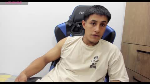 Snapshot of dorman_boy chatting on November 2, 4:04 am dorman_boy online show from November 2, 4:04 am