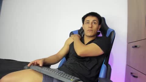 Snapshot of dorman_boy chatting on November 9, 5:06 am dorman_boy online show from November 9, 5:06 am