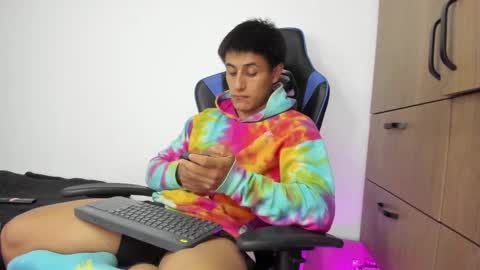 Snapshot of dorman_boy chatting on November 17, 11:32 pm dorman_boy online show from November 17, 11:32 pm