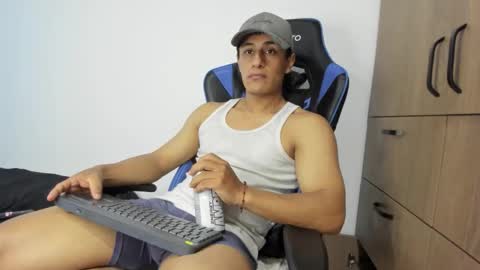 Snapshot of dorman_boy chatting on November 22, 3:22 pm dorman_boy online show from November 22, 3:22 pm