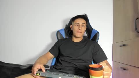 dorman_boy online show from February 2, 4:33 am