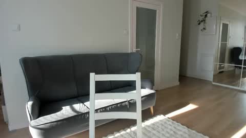 dormineaa online show from May 5, 5:48 am