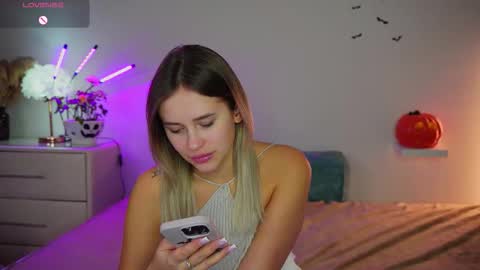 Snapshot of dorretangel chatting on October 31, 5:14 pm Amy online show from October 31, 5:14 pm