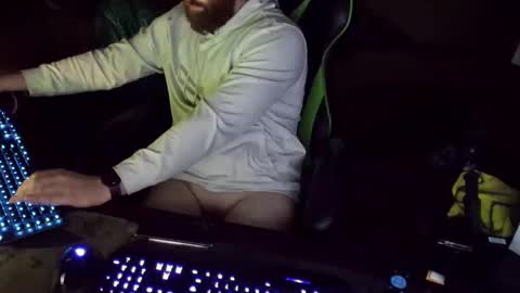 Snapshot of dotyoureyezez chatting on December 10, 9:44 am DotYourEyezez  online show from December 10, 9:44 am