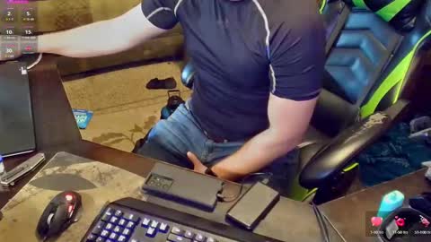 Snapshot of dotyoureyezez chatting on December 28, 12:04 am DotYourEyezez  online show from December 28, 12:04 am