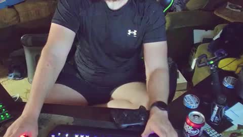 Snapshot of dotyoureyezez chatting on February 4, 9:49 am DotYourEyezez  online show from February 4, 9:49 am