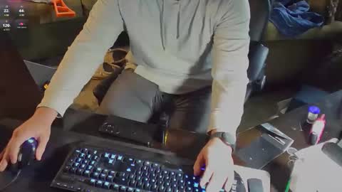 Snapshot of dotyoureyezez chatting on December 5, 3:52 pm DotYourEyezez online show from December 5, 3:52 pm