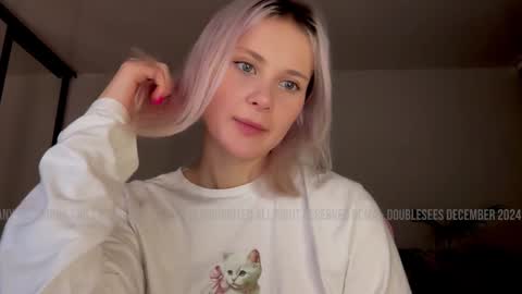 Lana  Eva  dont forget to give us a thumb up online show from December 13, 3:05 am