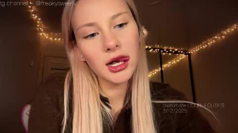 Lana  Eva  dont forget to give us a thumb up online show from December 3, 2:59 pm